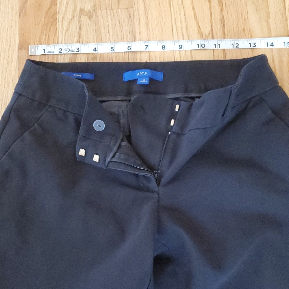 Apt. 9 Black Capris
